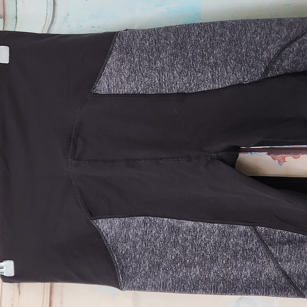 Spanx Booty Boost Active Colorblock Leggings - image 6